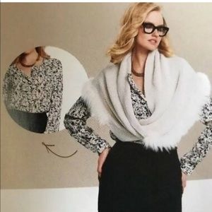 Cabi Shatter Split Neck Blouse Tunic 3094 Abstract Pattern Snap Button Flowing S